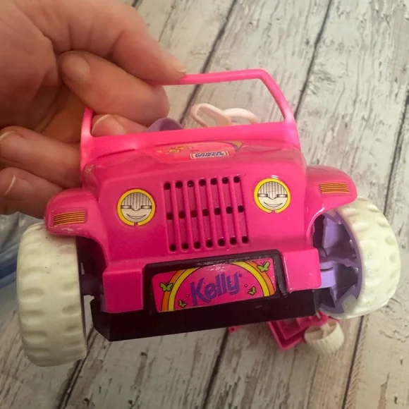 Vintage Pink Kelly Jeep and Trailer with dolls - Picture 10 of 11